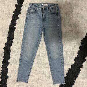 Garage Mom Jeans Size 25 | Light Wash | Straight Leg | Raw Hem Denim